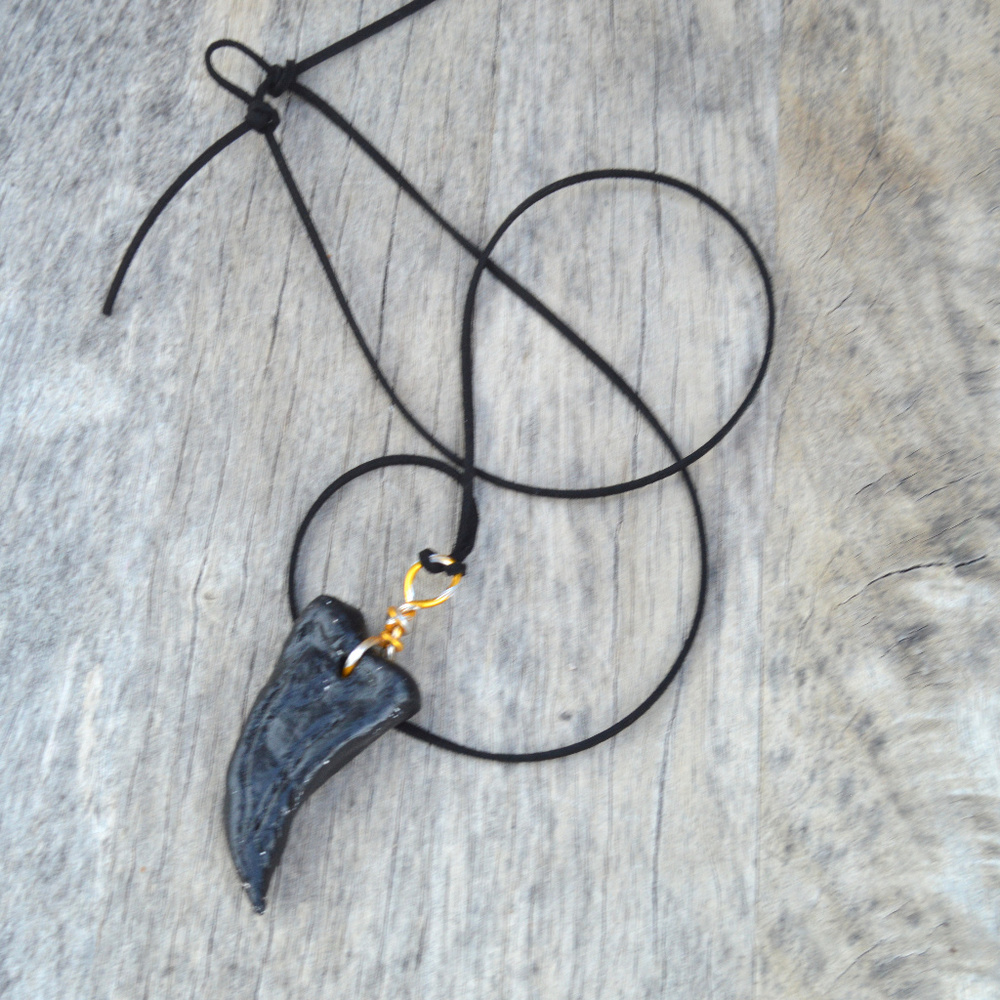 š®š± 3 for $10 Dinosaur Shark Tooth Pendant Necklace Black Handmade Kids Youth - Picture 3 of 3
